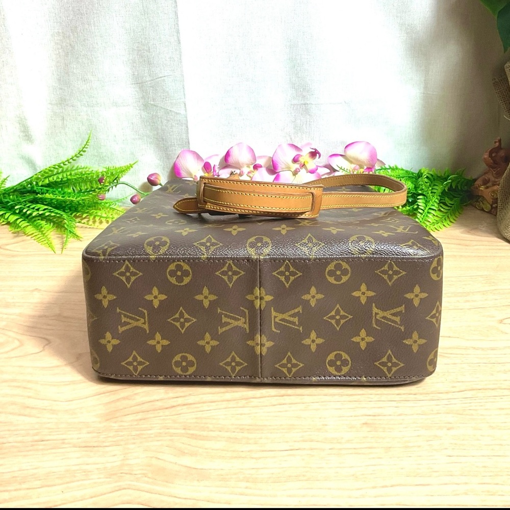 LOUIS VUITTON ✅ AUTHENTIC GM SIZE LOOPING BAG - Picture 12 of 12